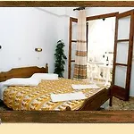 Soula 3* Fira (Santorini)