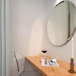 فندق سولا ثيرا