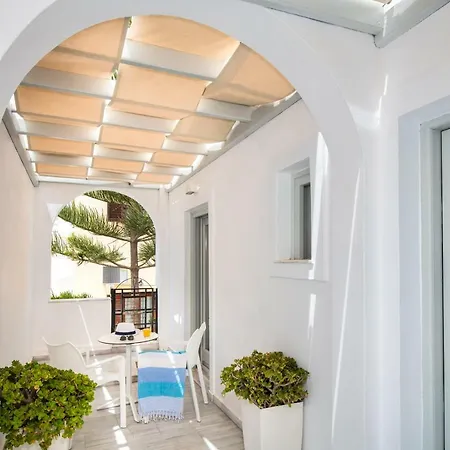 Soula Hotel Fira (Santorini)