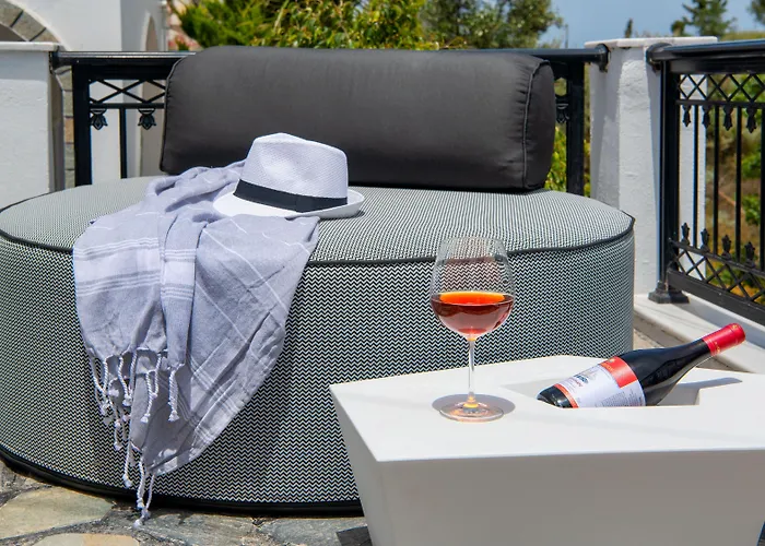 Soula Hotel Fira (Santorini)