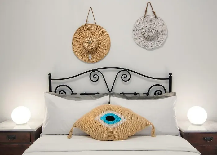 Soula 3* Fira (Santorini)