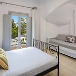 Soula 3* Fira (Santorini)