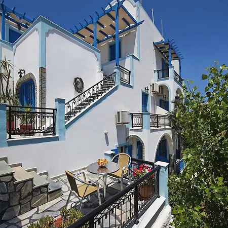 Soula Hotel Fira (Santorini)
