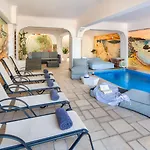 Soula Hotel Firá